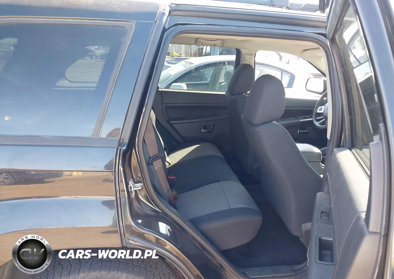 2010 Jeep Grand Cherokee Laredo VIN:1J4PR4GK9AC131912 - 8