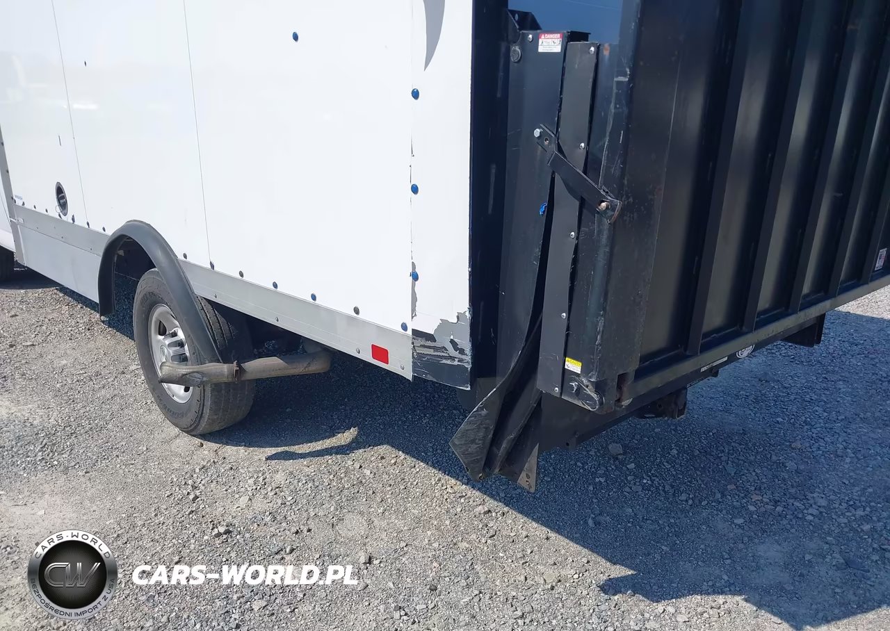 2023 Chevrolet Express Cutaway Work Van VIN:1GB0GRFPXP1107778 - 11