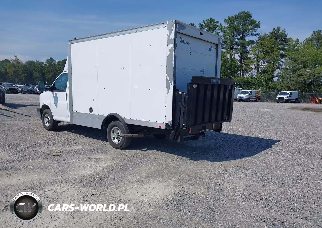 2023 Chevrolet Express Cutaway Work Van VIN:1GB0GRFPXP1107778 - 3