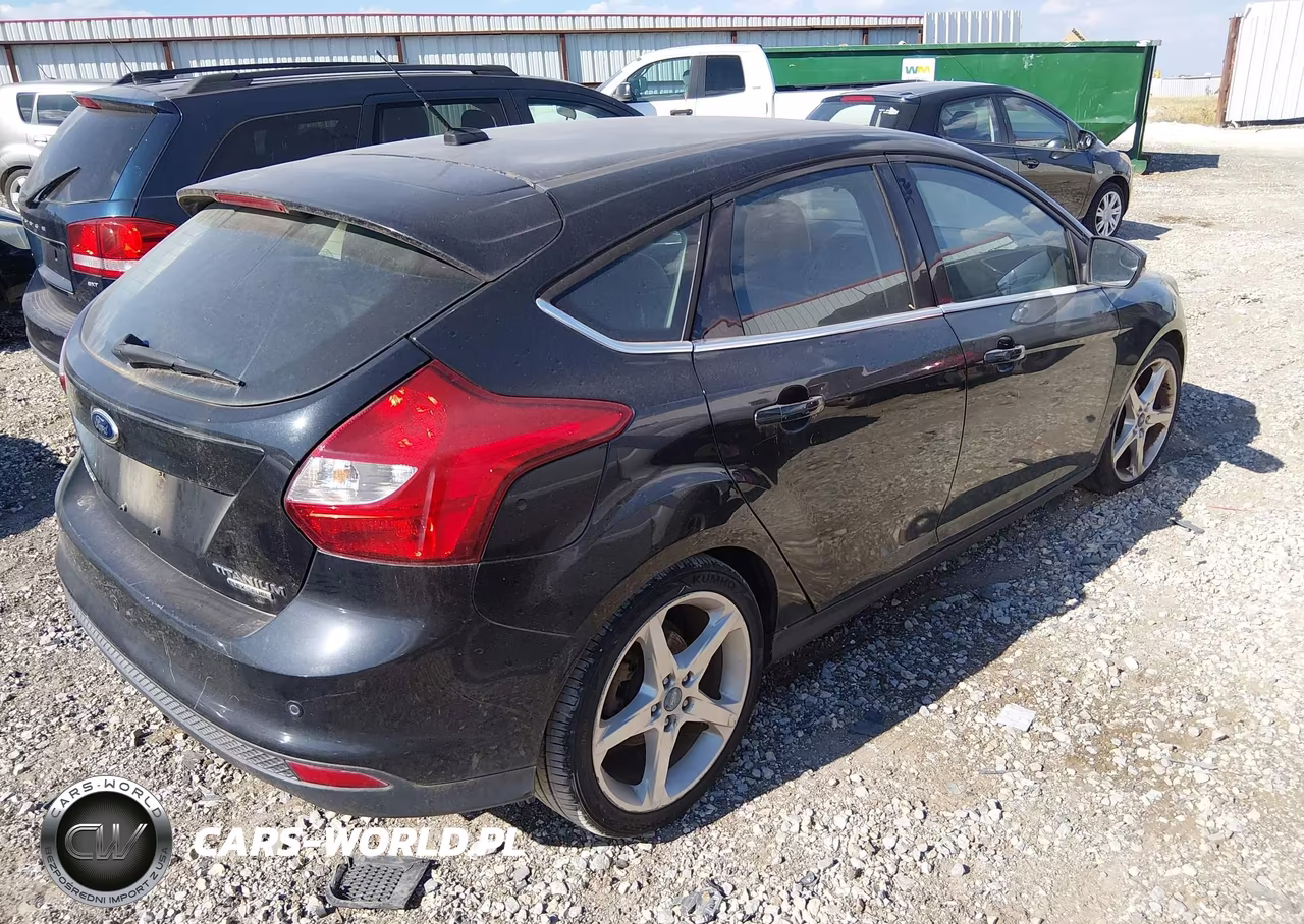 2013 Ford Focus Titanium VIN:1FADP3N28DL284089 - 4