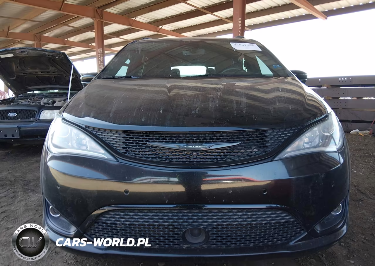 2019 Chrysler Pacifica Touring L Plus VIN:2C4RC1EG5KR738072 - 6