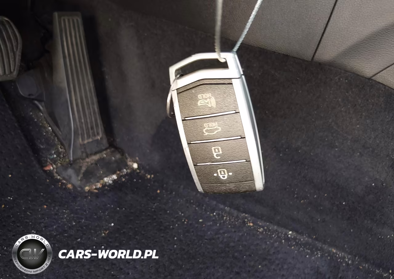 2017 Genesis G80 3.8 VIN:KMHGN4JE2HU192457 - 11
