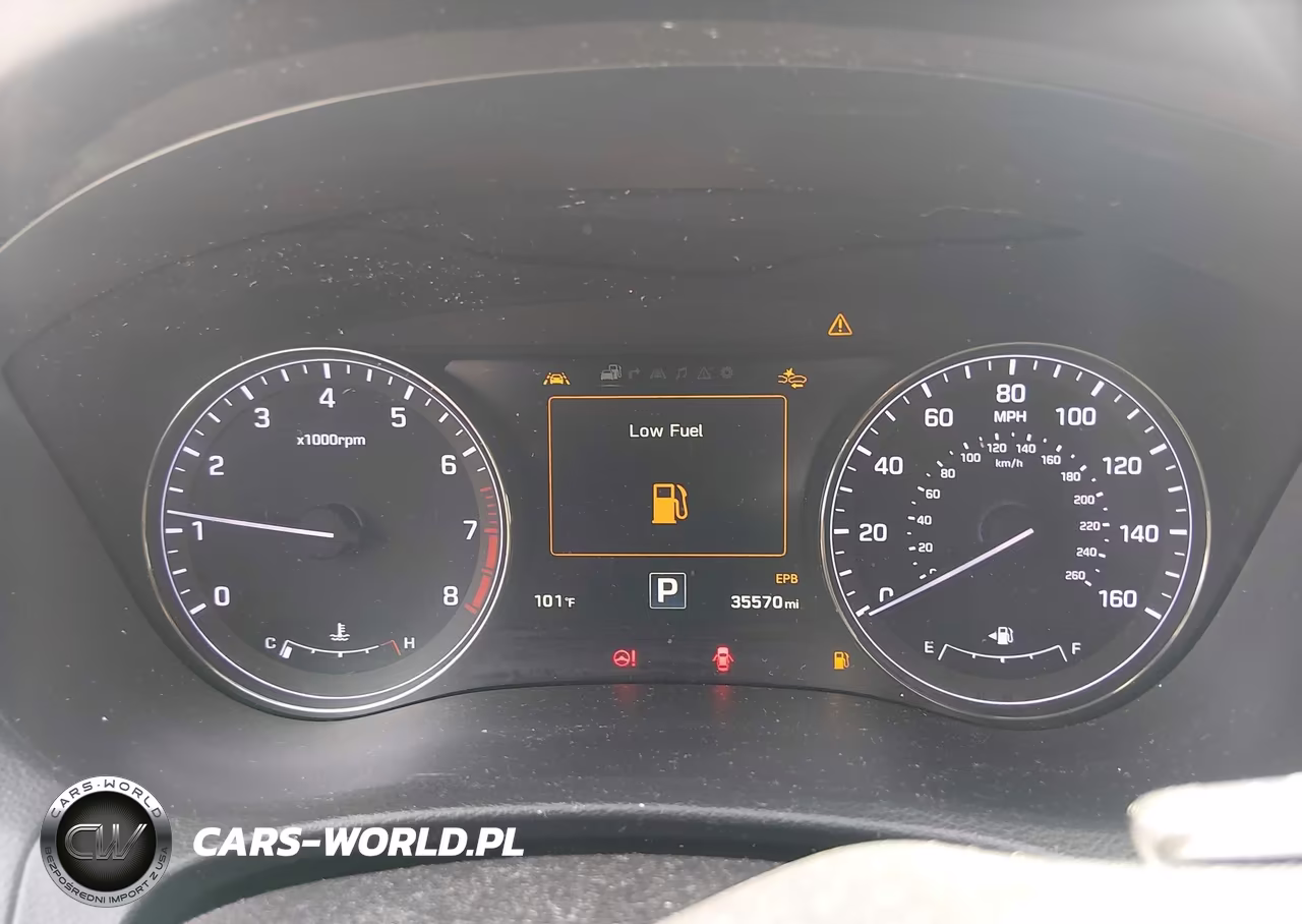 2017 Genesis G80 3.8 VIN:KMHGN4JE2HU192457 - 7