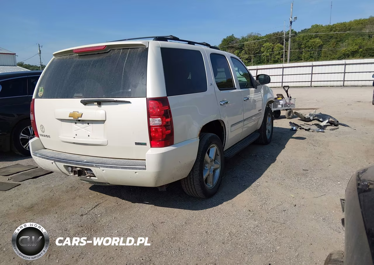 2012 Chevrolet Tahoe Ltz VIN:1GNSKCE06CR287834 - 4