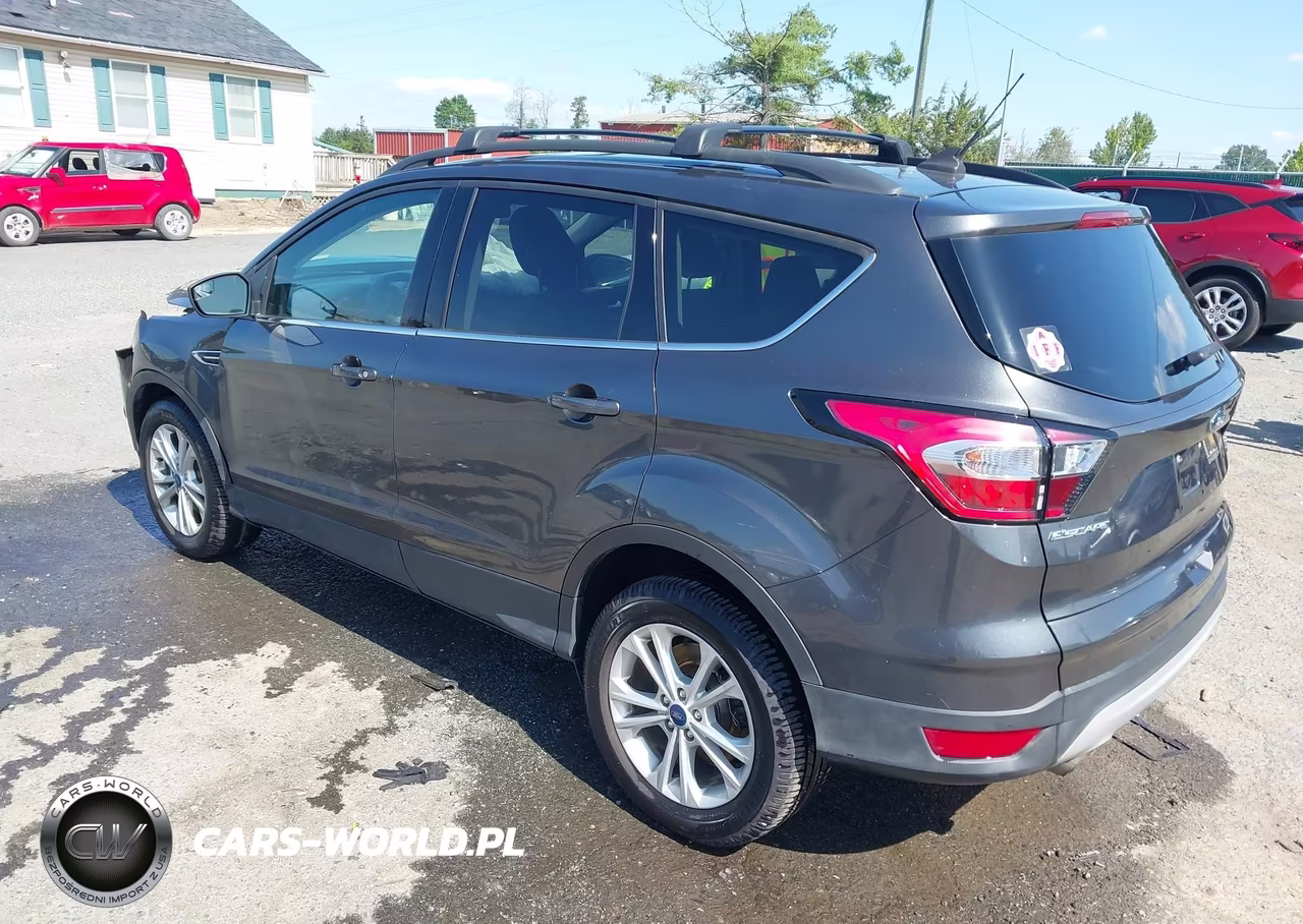 2018 Ford Escape Se VIN:1FMCU9GD1JUD47681 - 3