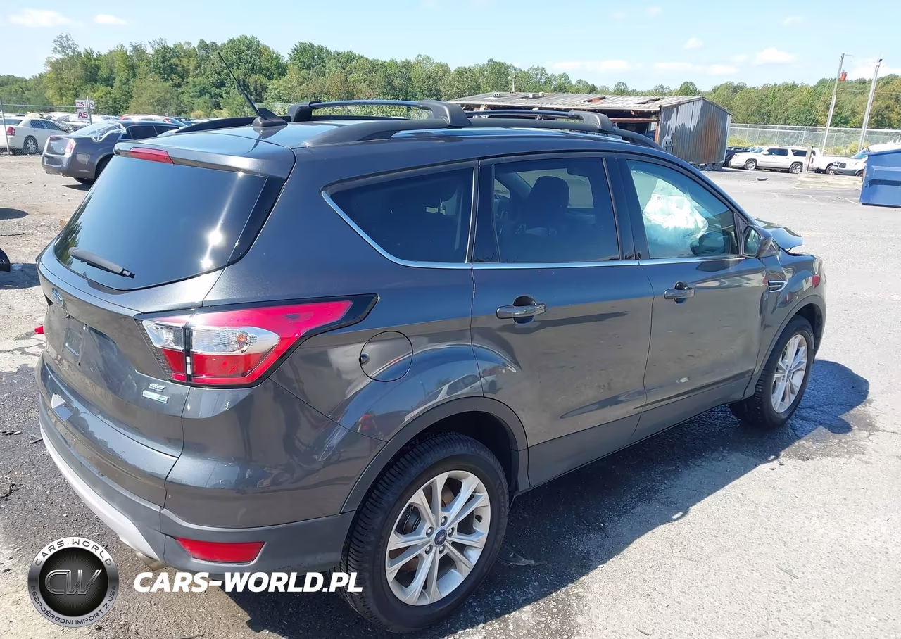 2018 Ford Escape Se VIN:1FMCU9GD1JUD47681 - 4