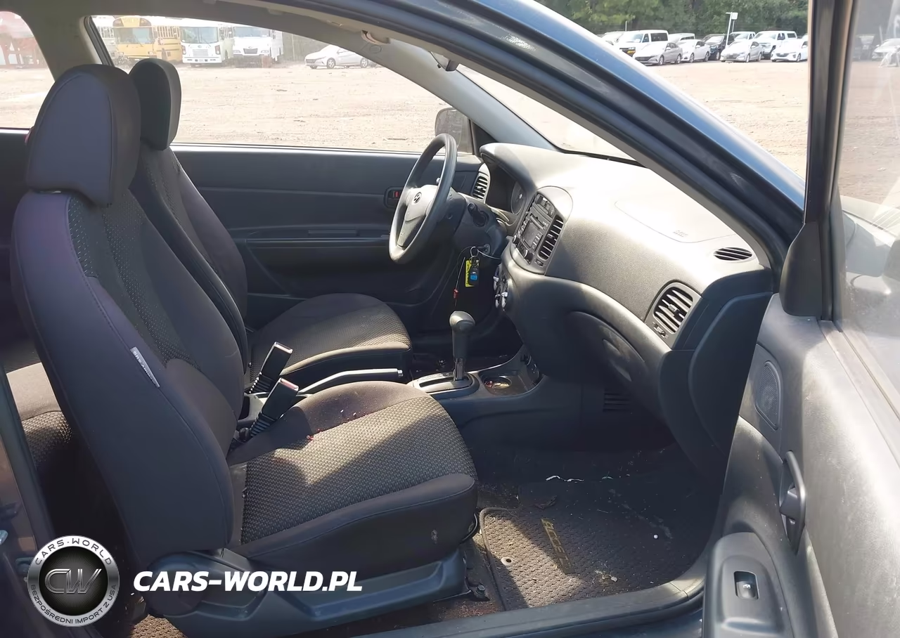 2010 Hyundai Accent Gs VIN:KMHCM3AC7AU152861 - 5