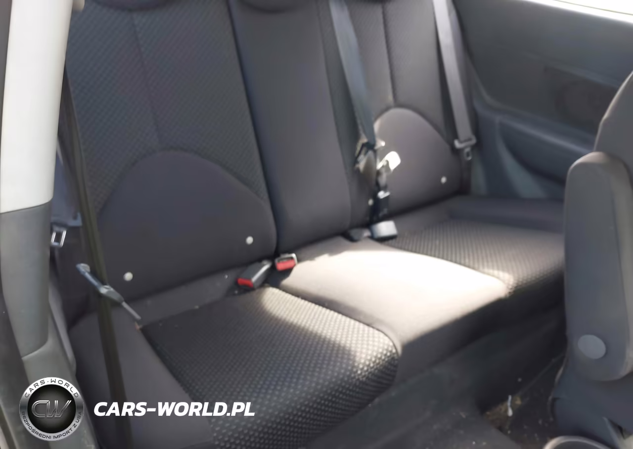 2010 Hyundai Accent Gs VIN:KMHCM3AC7AU152861 - 8