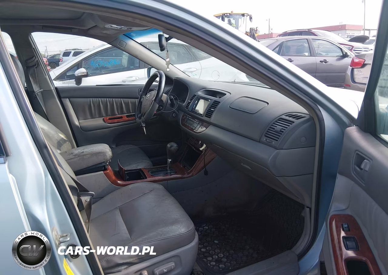 2005 Toyota Camry Xle VIN:4T1BE30K95U972916 - 5