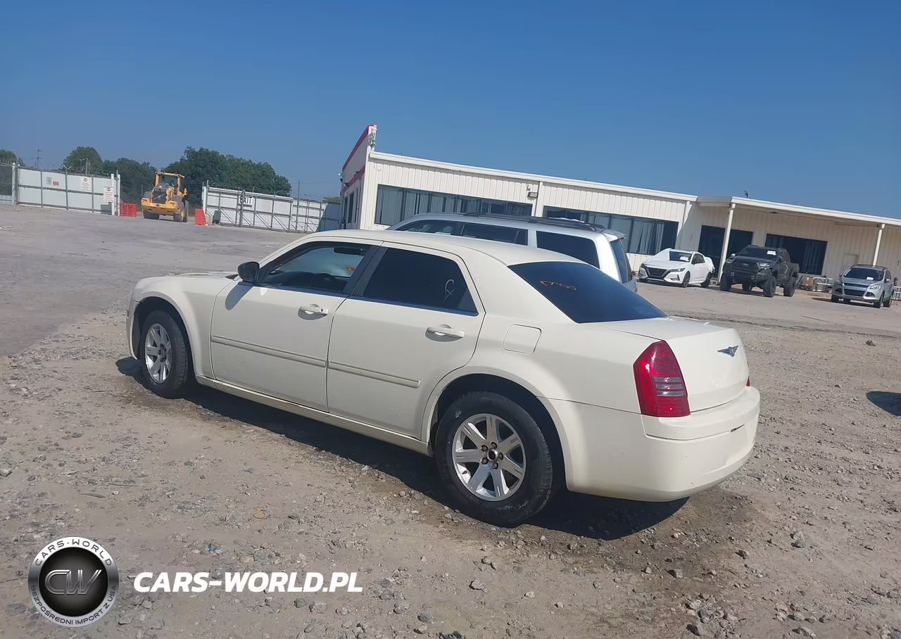 2007 Chrysler 300 VIN:2C3KA43R07H710811 - 3