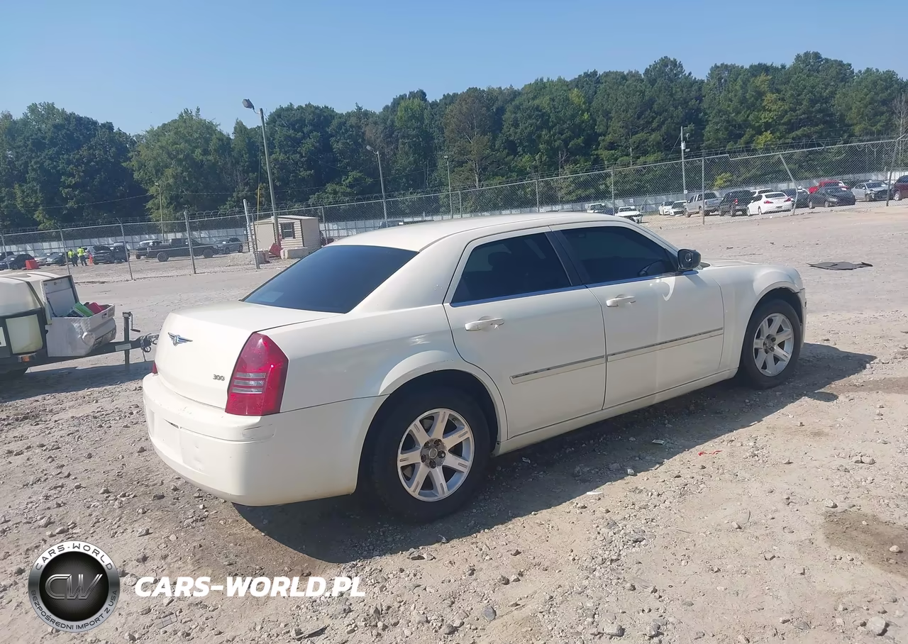 2007 Chrysler 300 VIN:2C3KA43R07H710811 - 4