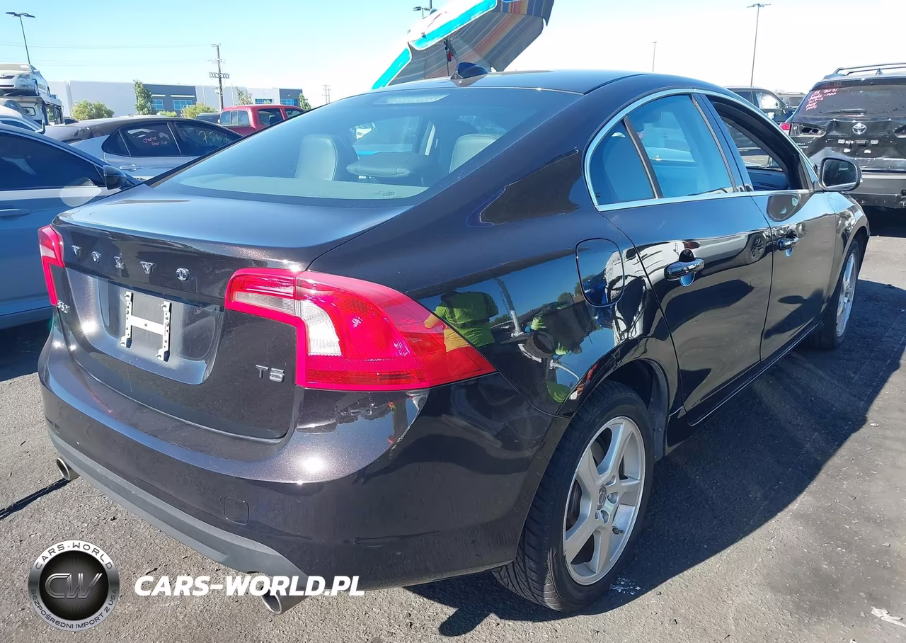 2013 Volvo S60 T5 VIN:YV1612FS2D1215403 - 4