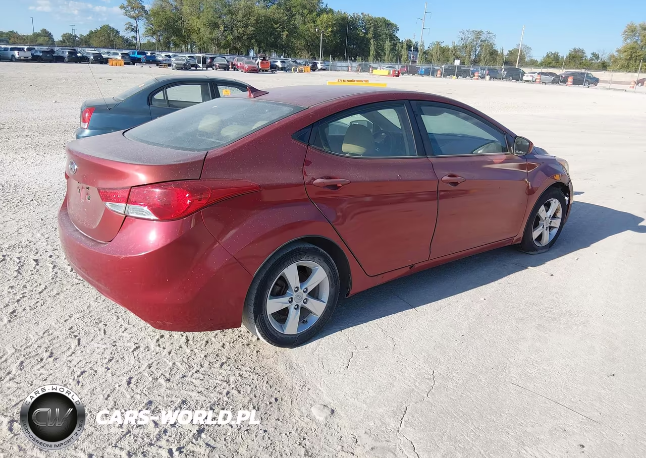 2013 Hyundai Elantra Gls VIN:5NPDH4AE9DH257713 - 4