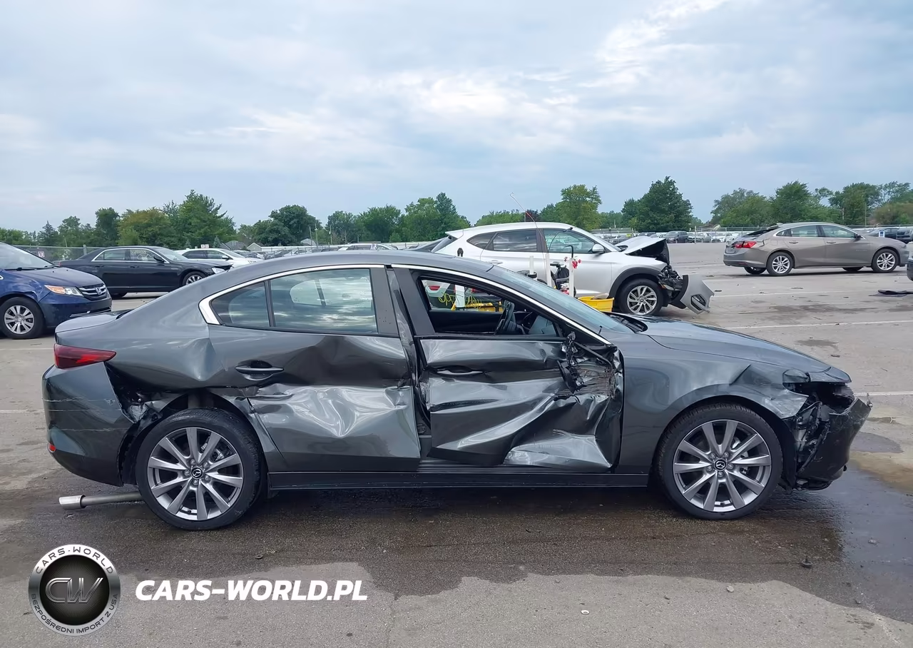 2022 Mazda Mazda3 Preferred VIN:3MZBPACL4NM301629 - 13