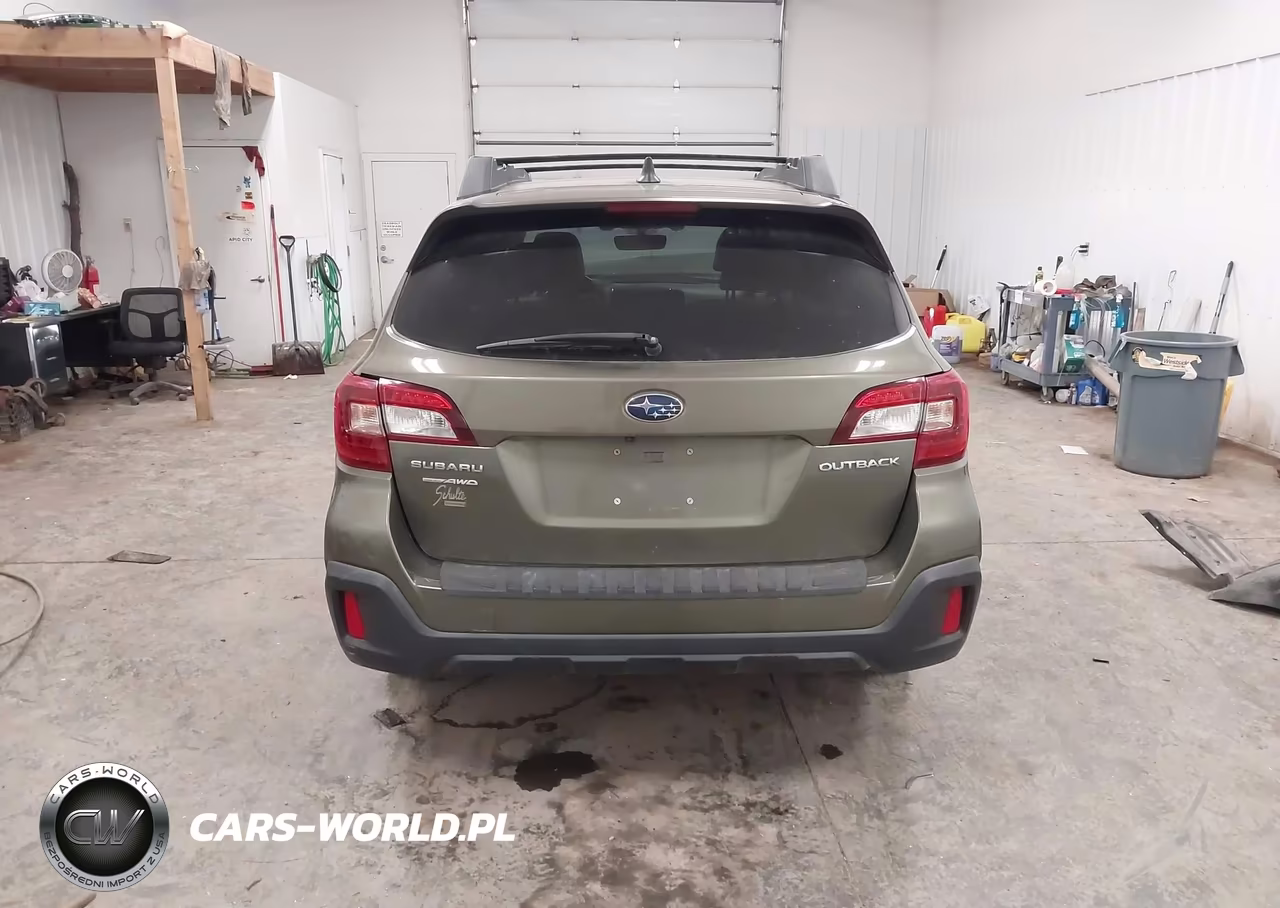 2018 Subaru Outback 2.5I Premium VIN:4S4BSAFC6J3208891 - 17