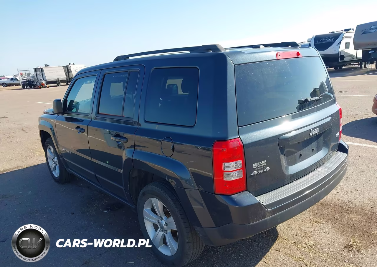 2015 Jeep Patriot Latitude VIN:1C4NJRFB6FD136103 - 3