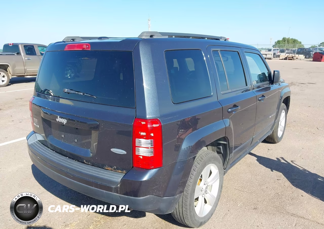 2015 Jeep Patriot Latitude VIN:1C4NJRFB6FD136103 - 4