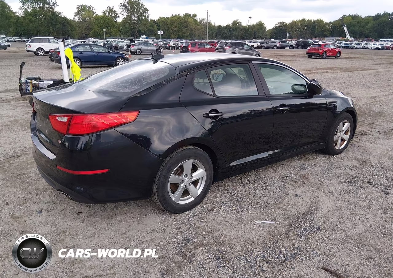 2015 Kia Optima Lx VIN:5XXGM4A76FG497326 - 4