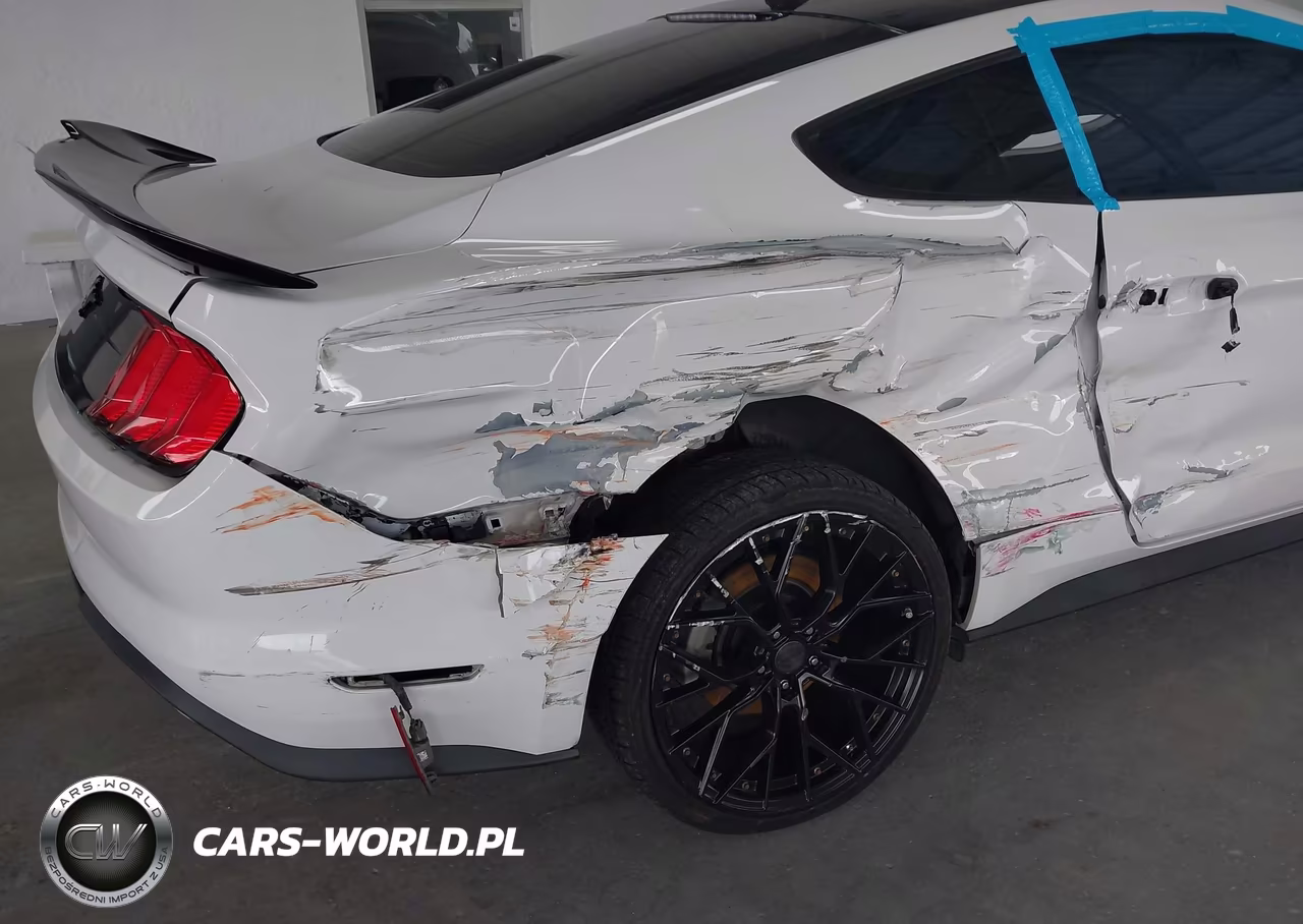 2020 Ford Mustang Ecoboost Fastback VIN:1FA6P8TH5L5143013 - 6