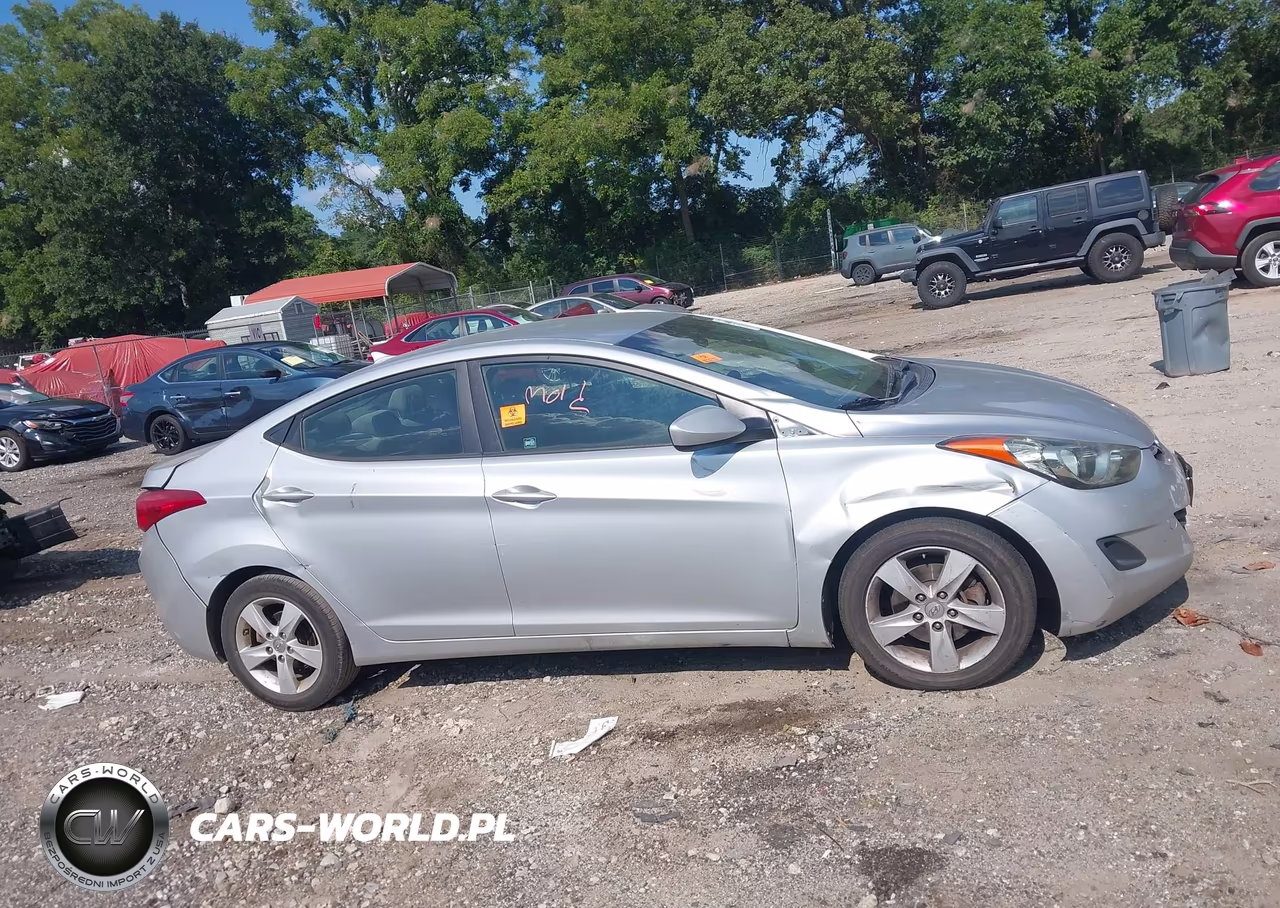 2013 Hyundai Elantra Gls VIN:5NPDH4AEXDH256375 - 13