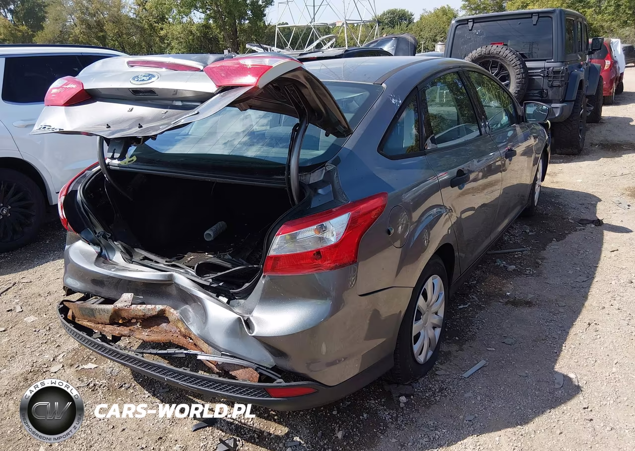 2014 Ford Focus S VIN:1FADP3E28EL154475 - 4