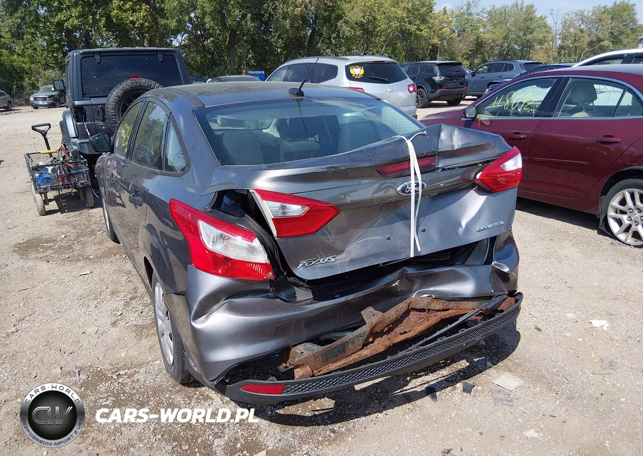 2014 Ford Focus S VIN:1FADP3E28EL154475 - 6