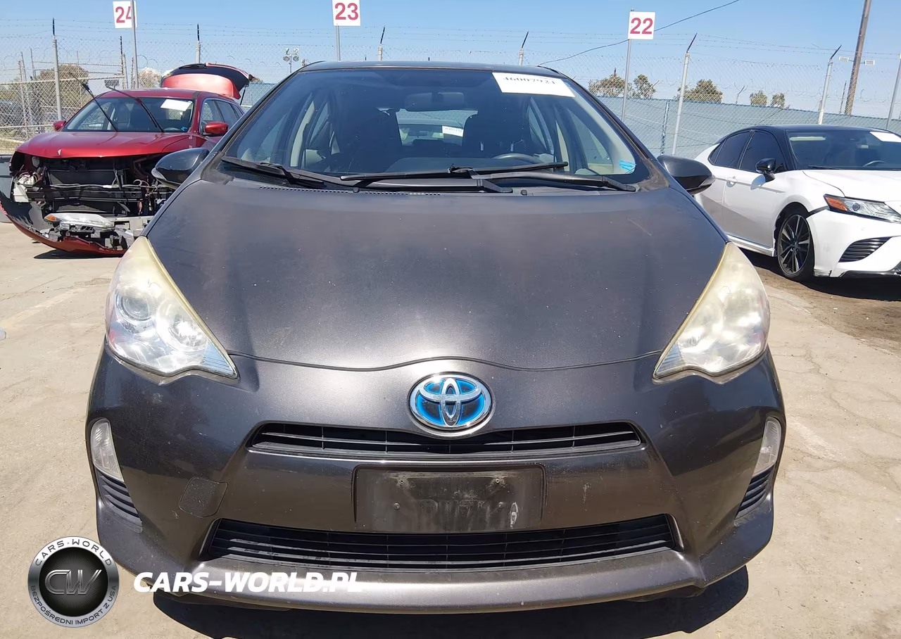 2014 Toyota Prius C Two VIN:JTDKDTB37E1574523 - 12