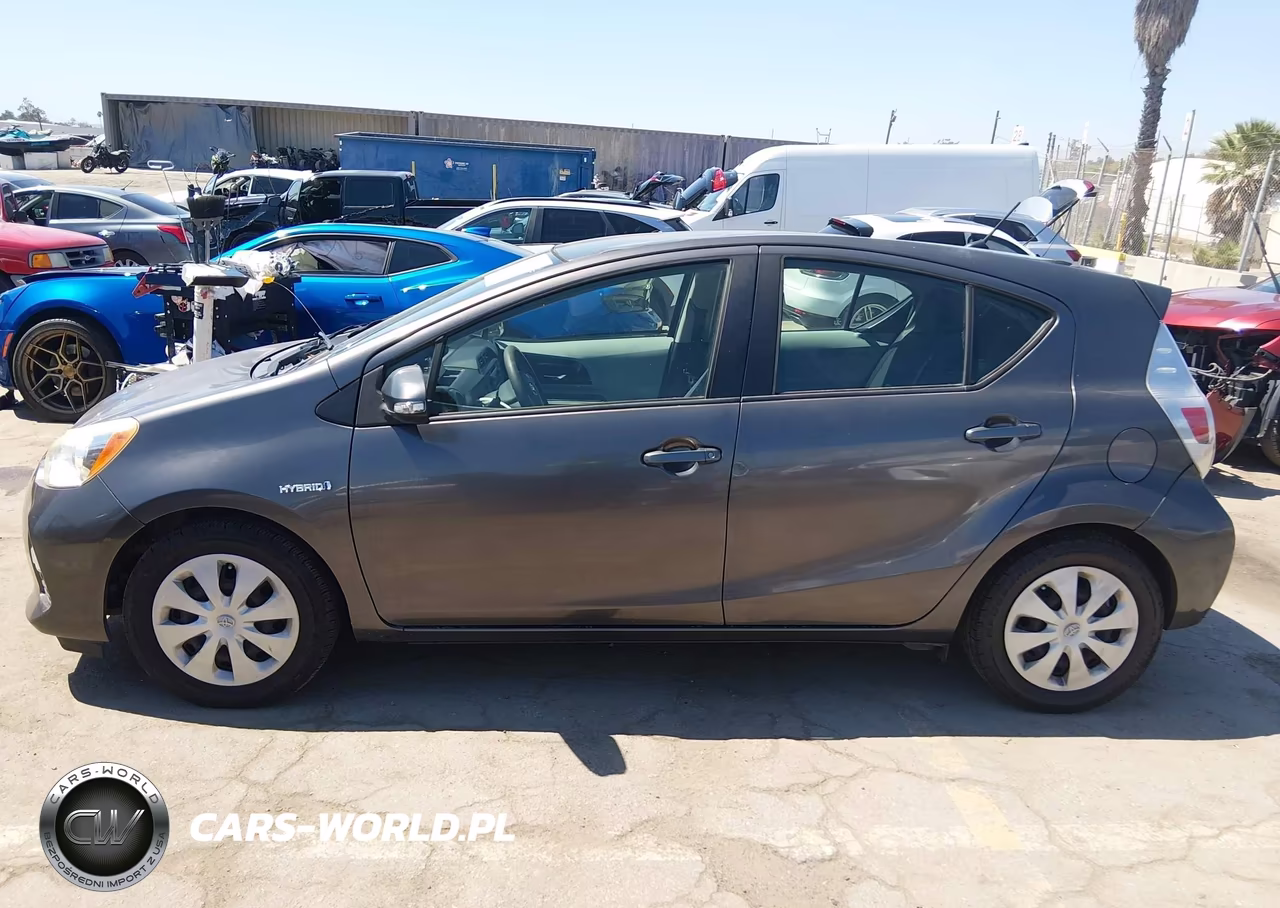 2014 Toyota Prius C Two VIN:JTDKDTB37E1574523 - 14