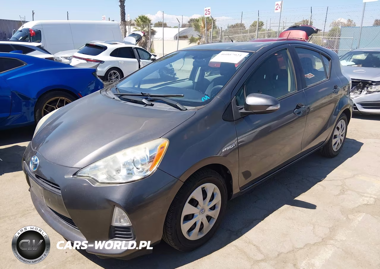 2014 Toyota Prius C Two VIN:JTDKDTB37E1574523 - 2