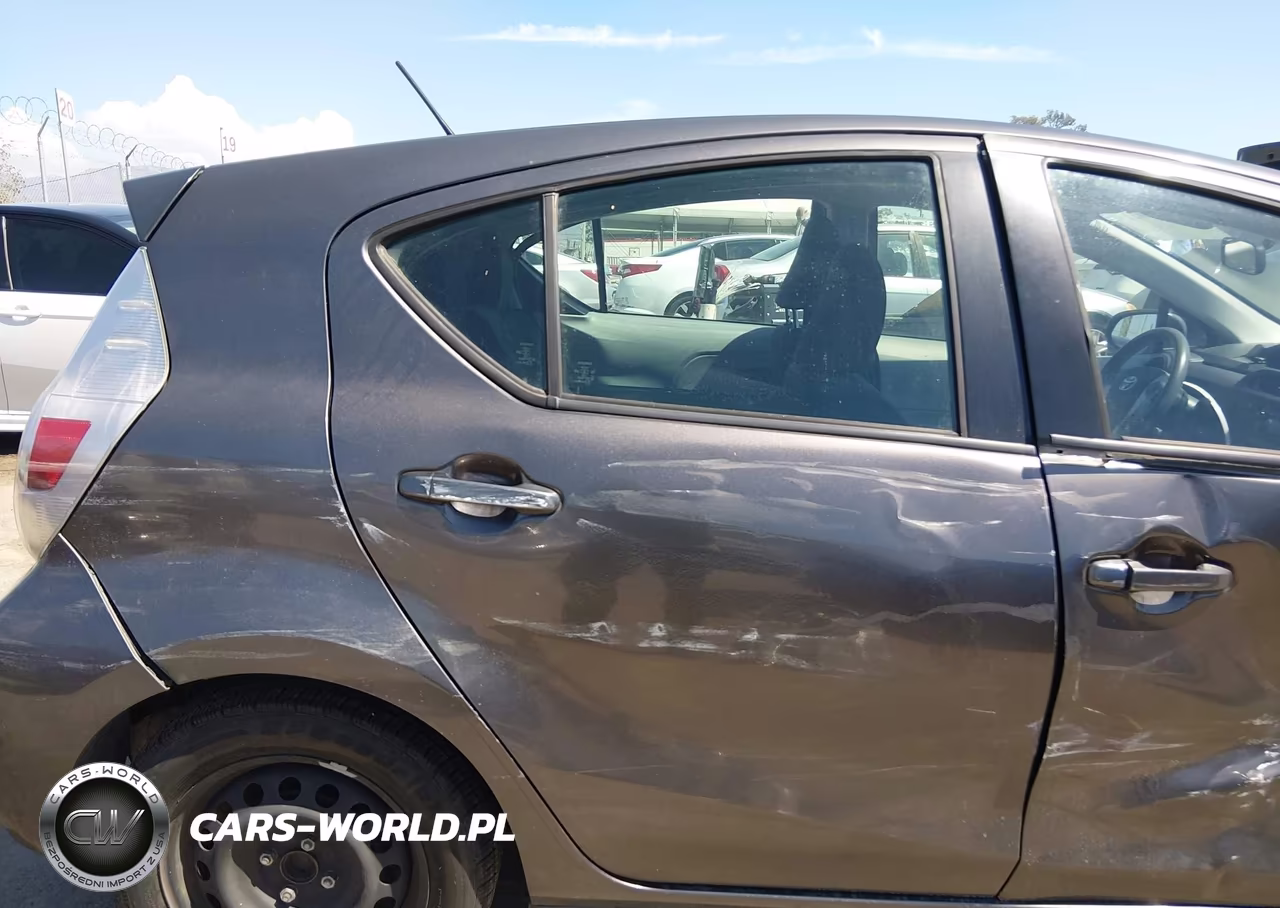 2014 Toyota Prius C Two VIN:JTDKDTB37E1574523 - 20