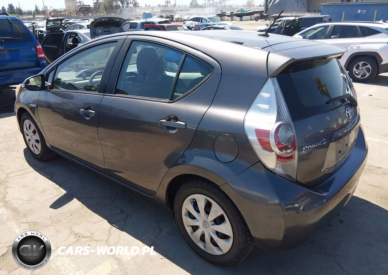 2014 Toyota Prius C Two VIN:JTDKDTB37E1574523 - 3