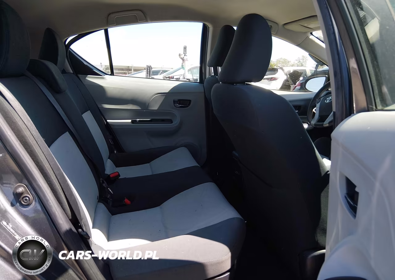 2014 Toyota Prius C Two VIN:JTDKDTB37E1574523 - 8