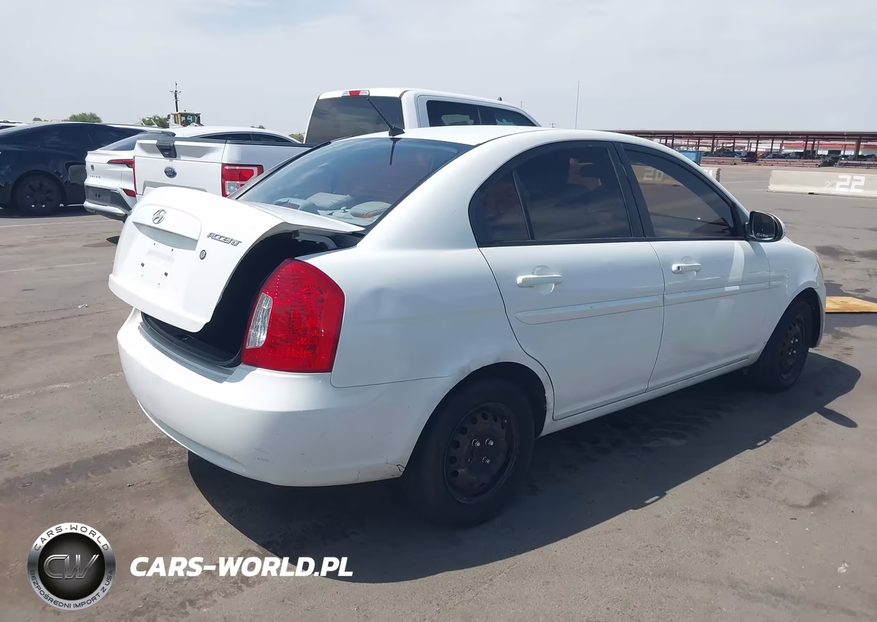 2009 Hyundai Accent Gls VIN:KMHCN46C79U387459 - 4