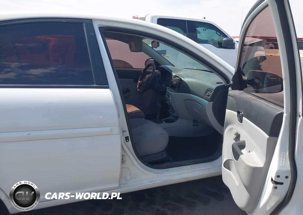 2009 Hyundai Accent Gls VIN:KMHCN46C79U387459 - 5