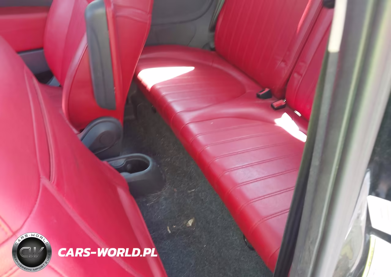 2017 Fiat 500 Lounge VIN:3C3CFFCR9HT584068 - 8