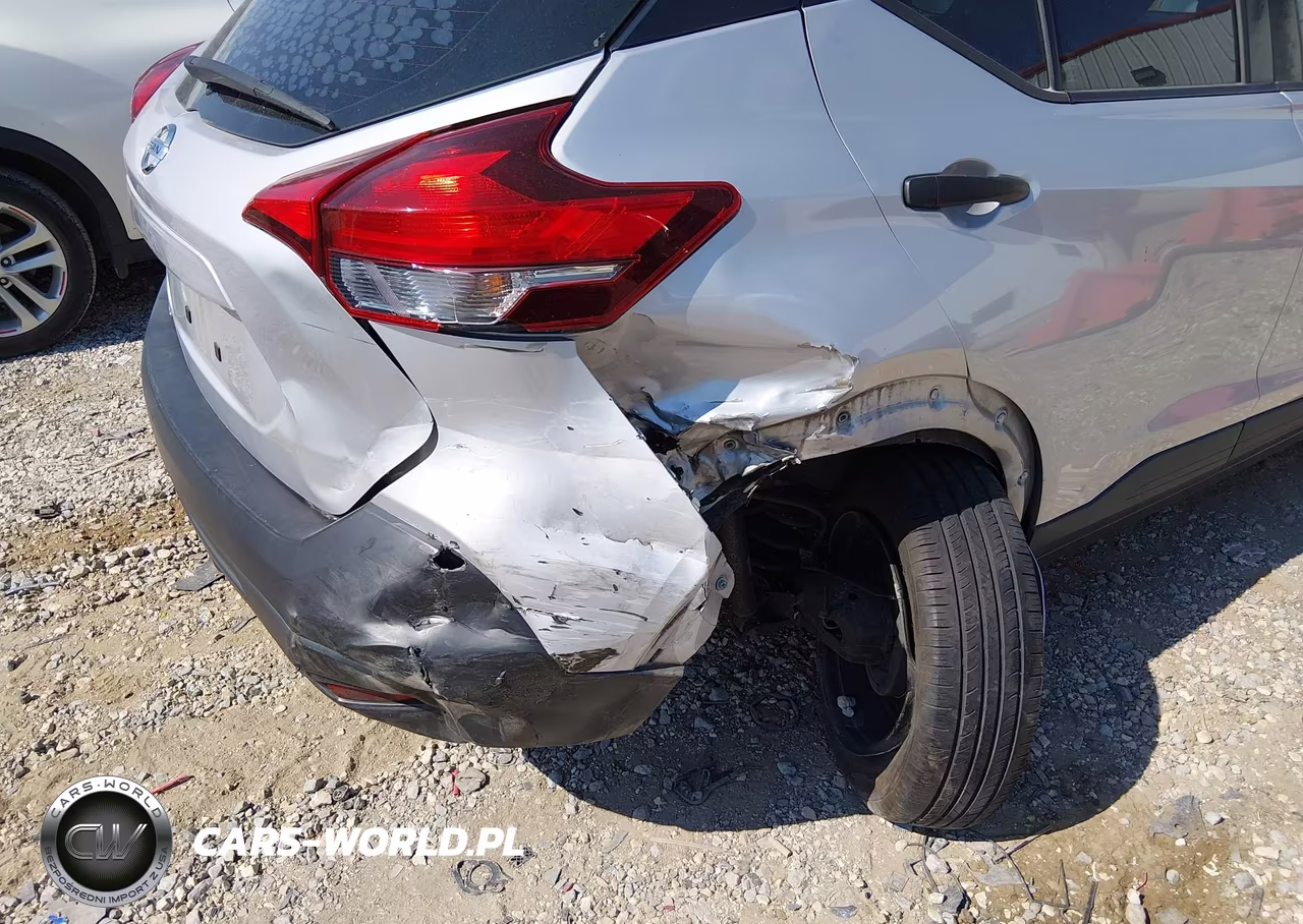 2018 Nissan Kicks S VIN:3N1CP5CU9JL544198 - 6