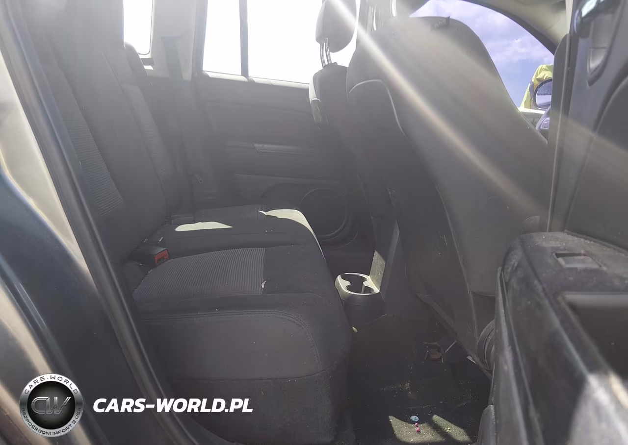 2014 Jeep Compass Sport VIN:1C4NJCBA2ED504169 - 8