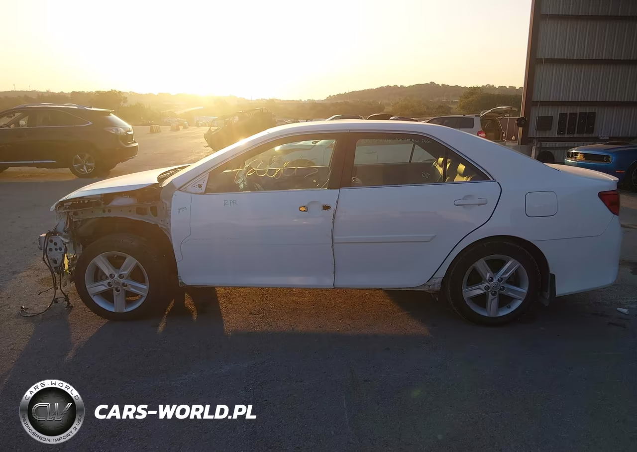 2014 Toyota Camry Se VIN:4T1BF1FK5EU463883 - 15