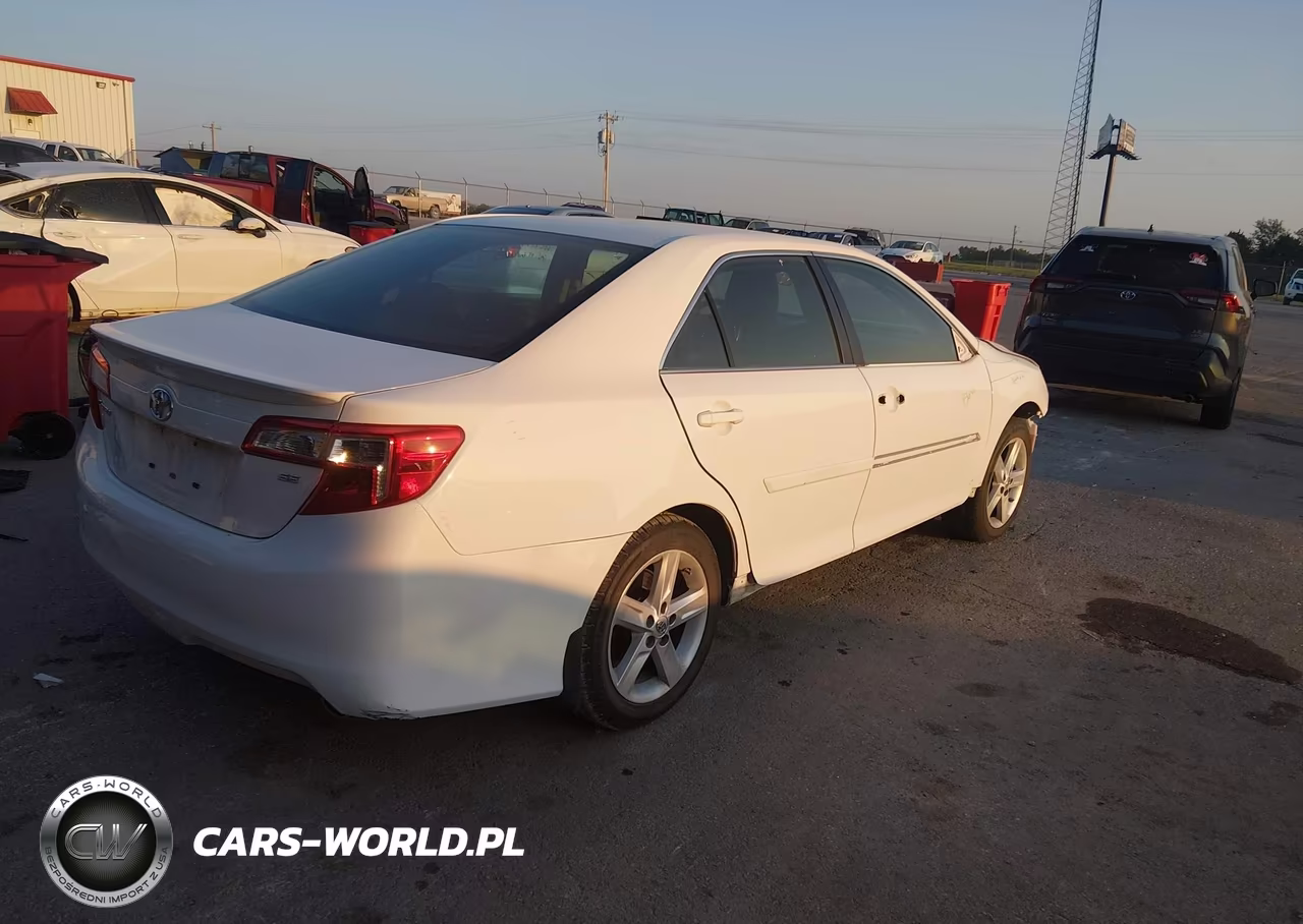 2014 Toyota Camry Se VIN:4T1BF1FK5EU463883 - 4