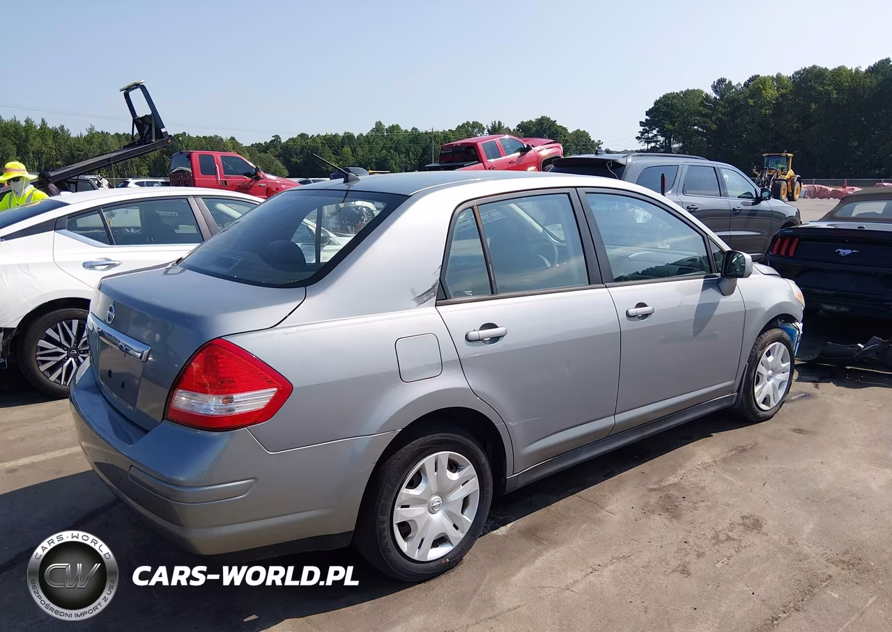 2010 Nissan Versa 1.8S VIN:3N1BC1AP9AL427198 - 4