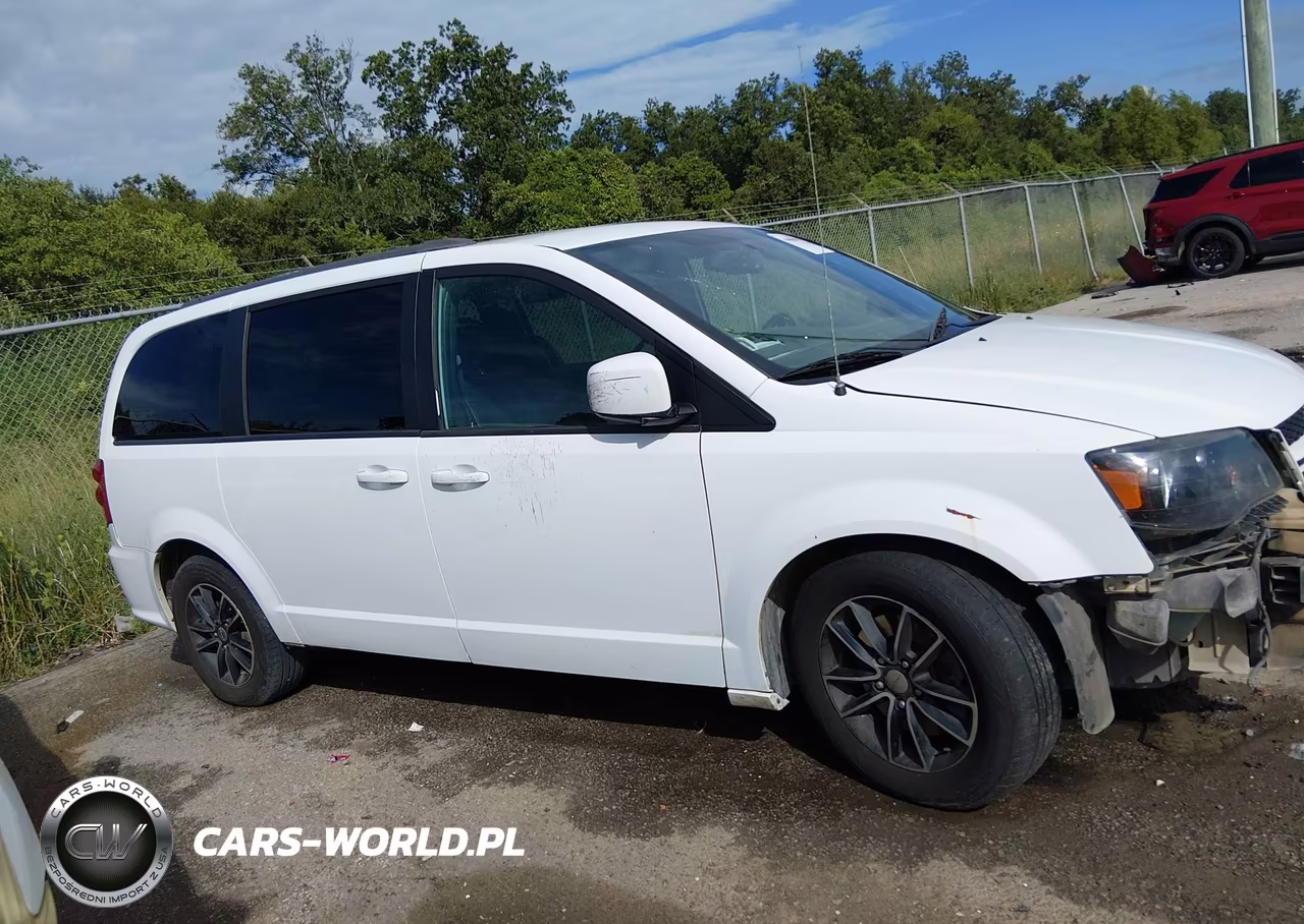 2018 Dodge Grand Caravan Gt VIN:2C4RDGEG2JR146675 - 14