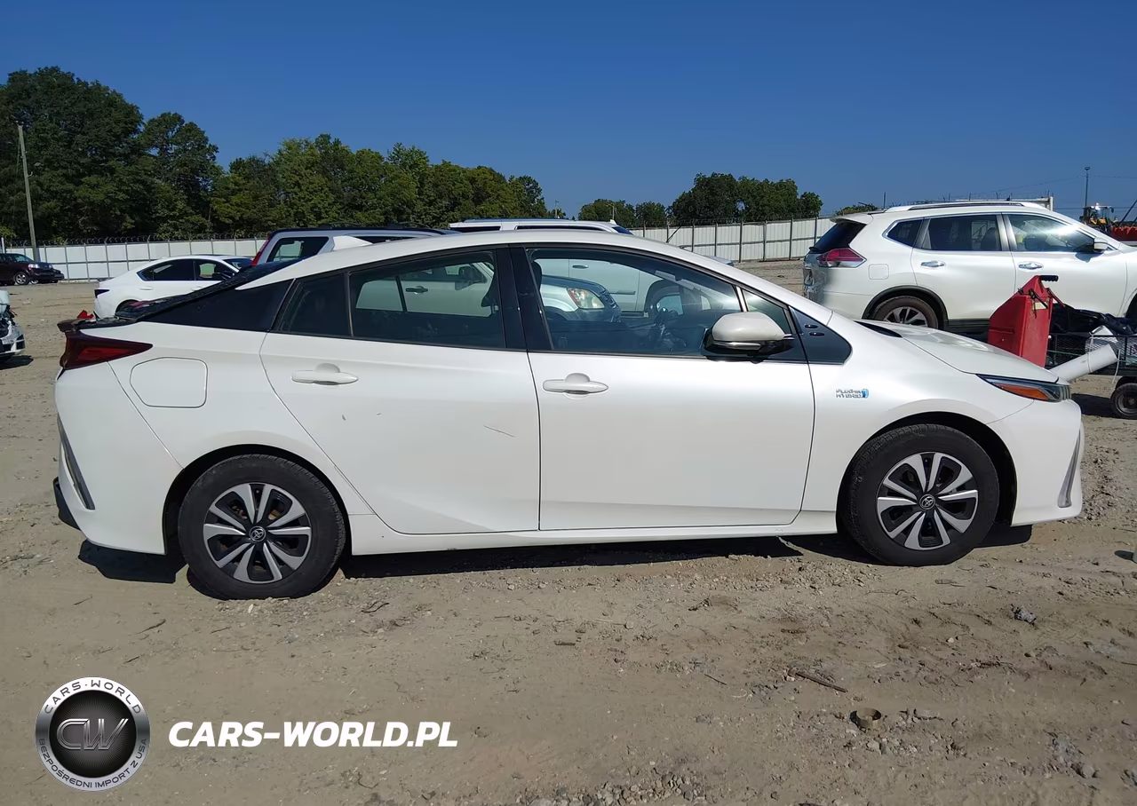 2017 Toyota Prius Prime Premium VIN:JTDKARFP0H3002467 - 13