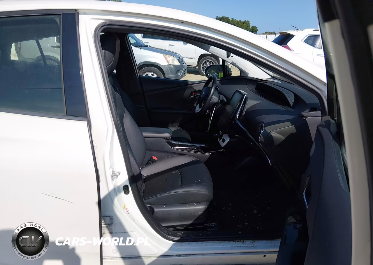 2017 Toyota Prius Prime Premium VIN:JTDKARFP0H3002467 - 5