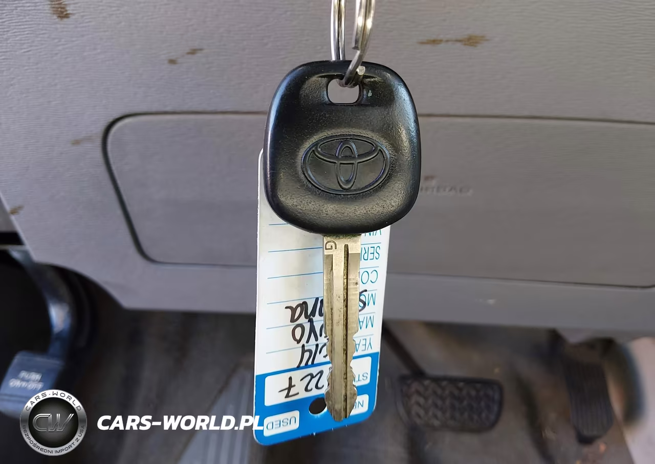 2014 Toyota Sienna Le V6 8 Passenger VIN:5TDKK3DC4ES409132 - 11