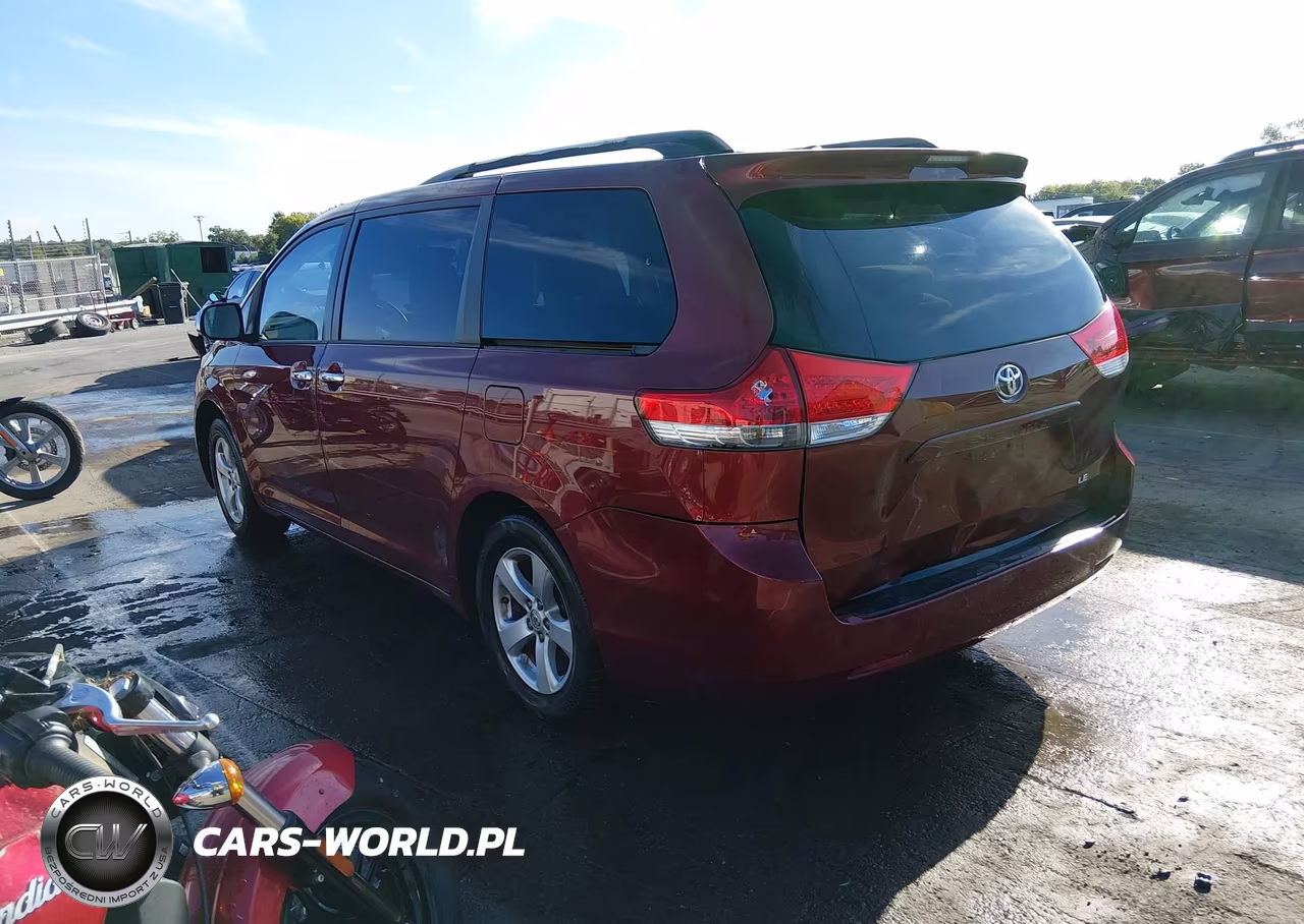 2014 Toyota Sienna Le V6 8 Passenger VIN:5TDKK3DC4ES409132 - 3