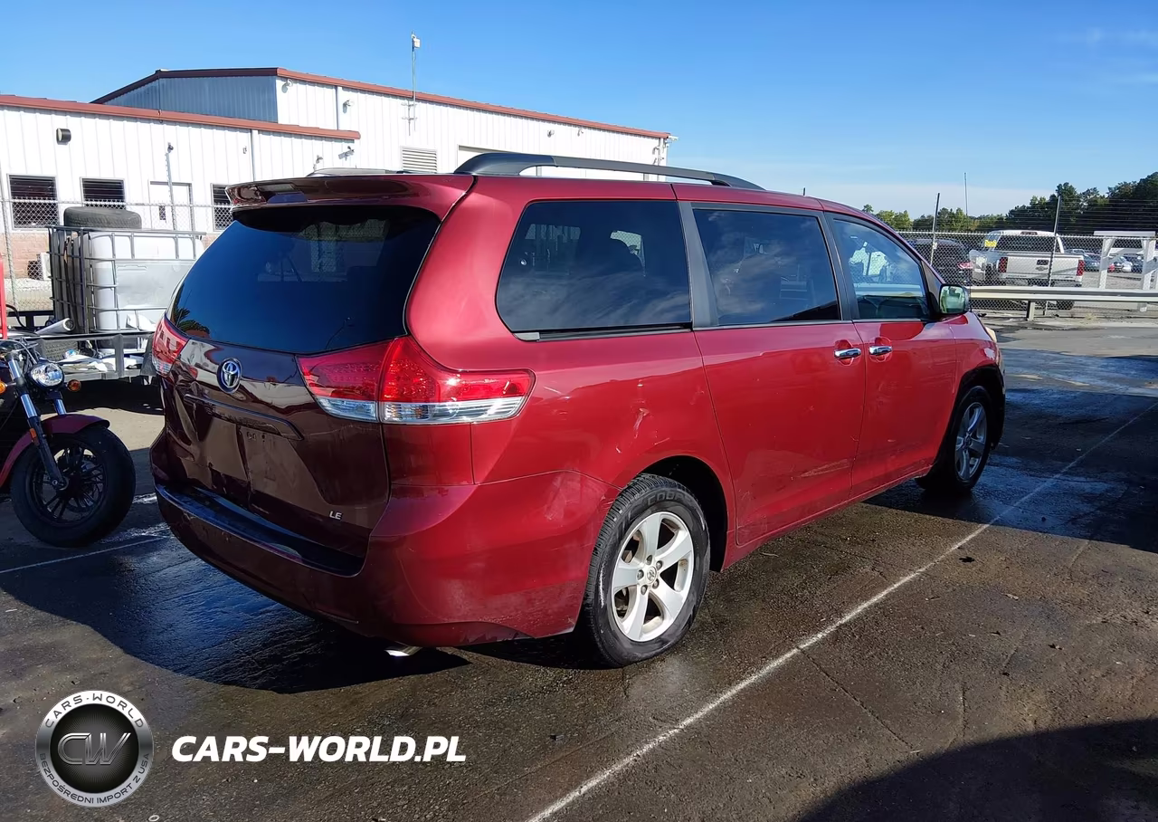 2014 Toyota Sienna Le V6 8 Passenger VIN:5TDKK3DC4ES409132 - 4