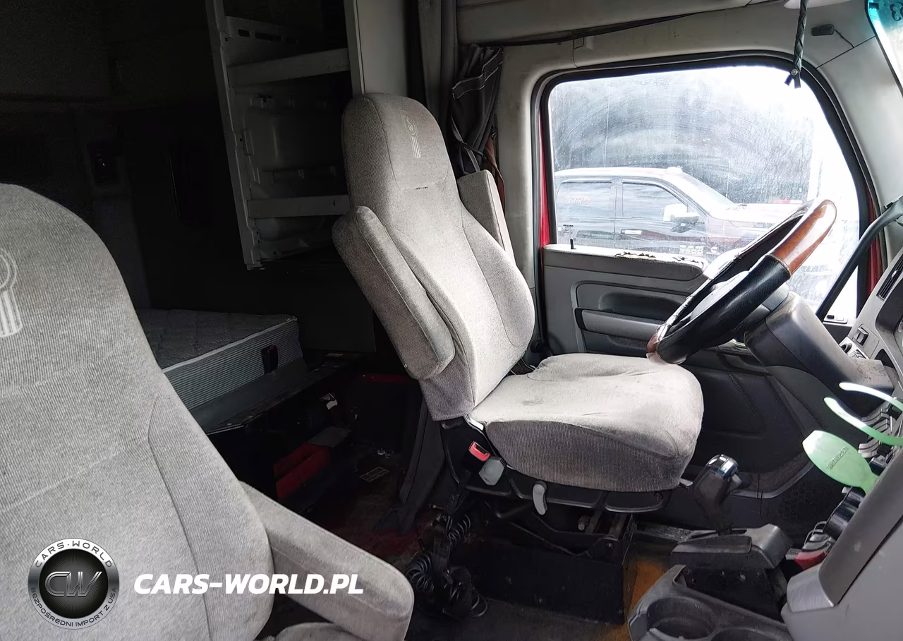 2017 Kenworth T680 VIN:1XKYDP9X3HJ138867 - 13