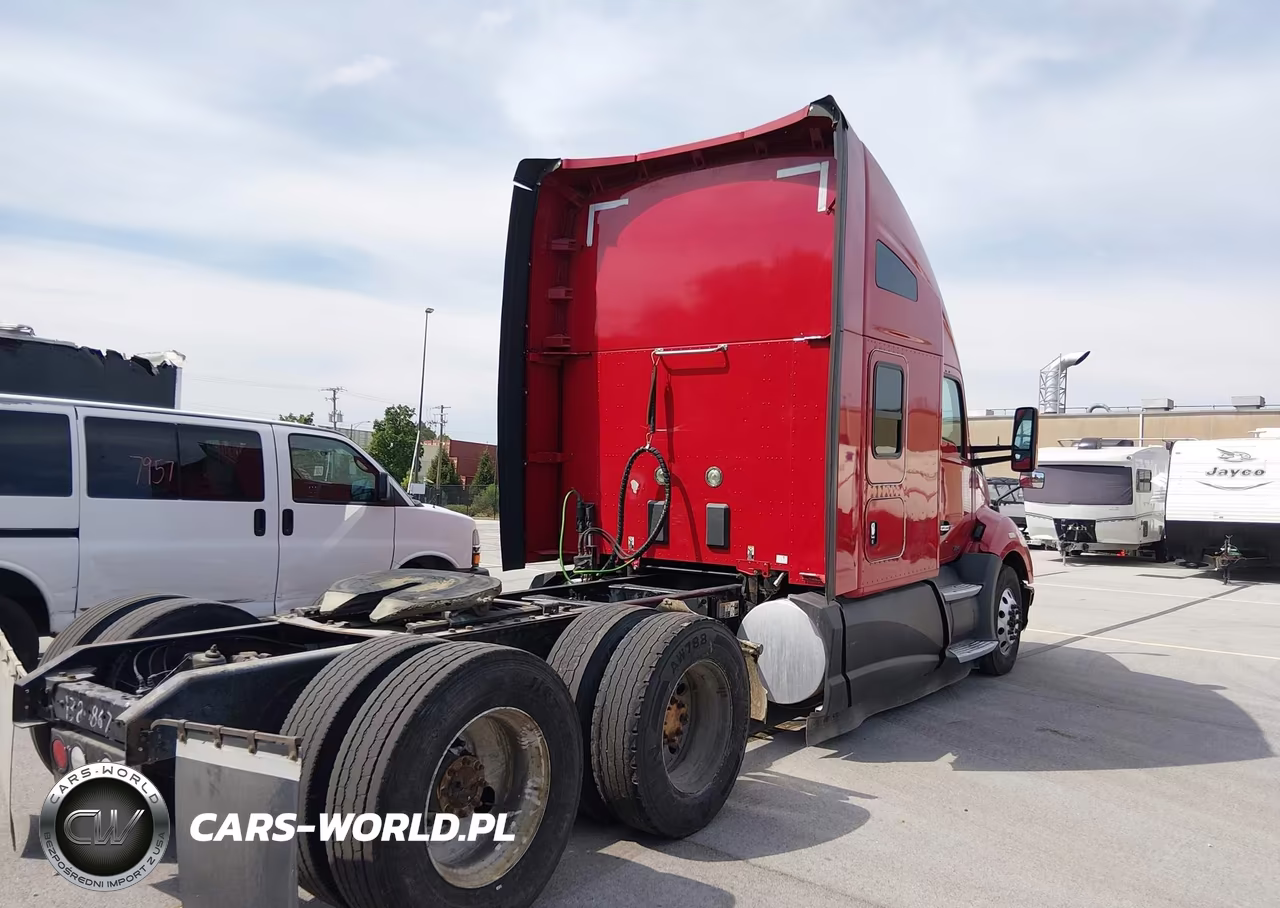 2017 Kenworth T680 VIN:1XKYDP9X3HJ138867 - 4