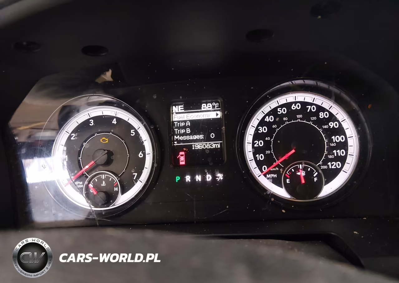 2016 Ram 1500 Tradesman VIN:1C6RR7FT2GS288861 - 7