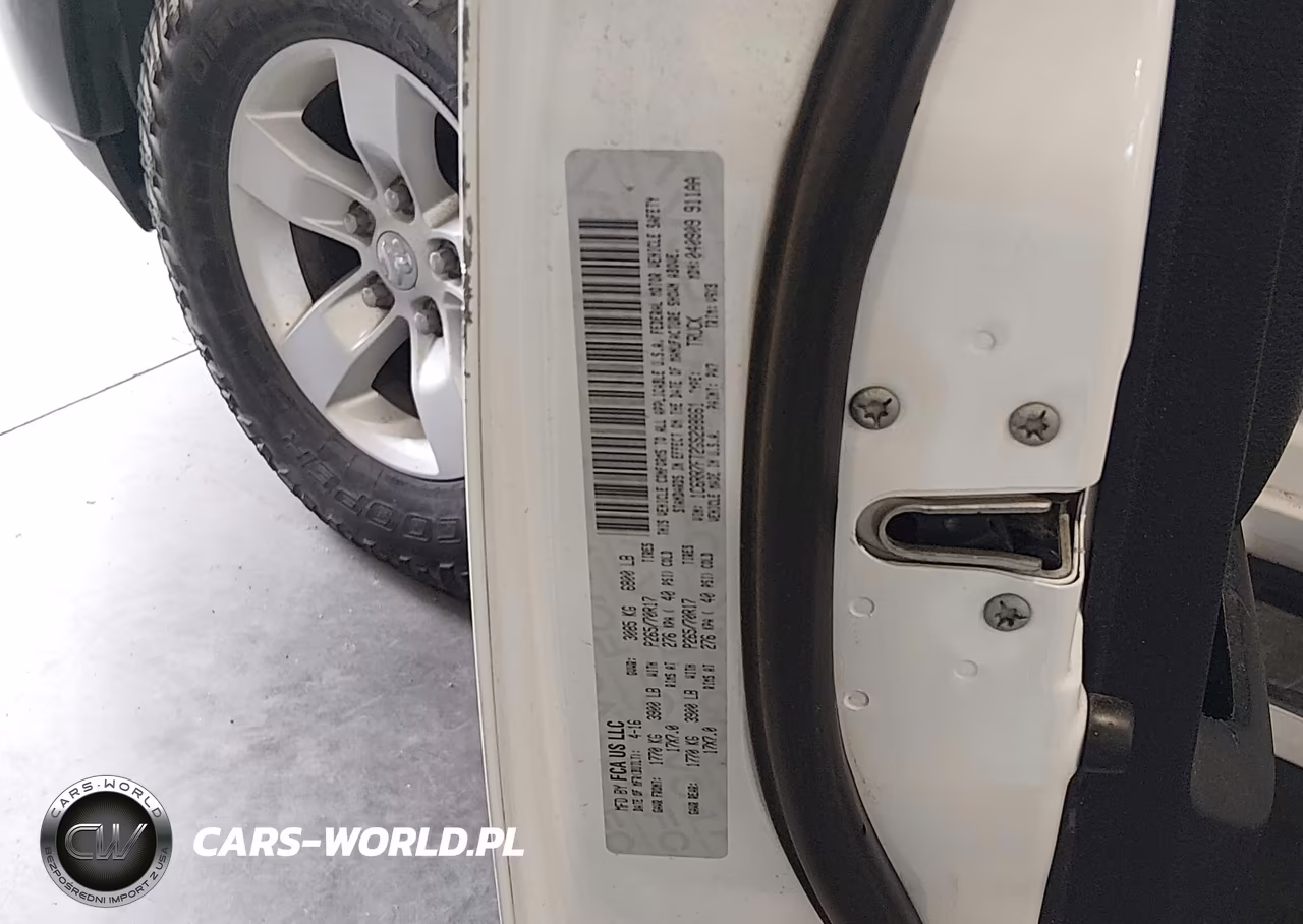 2016 Ram 1500 Tradesman VIN:1C6RR7FT2GS288861 - 9